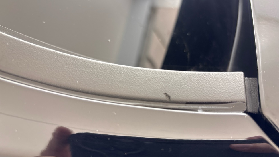 MERCEDES EQB scuff