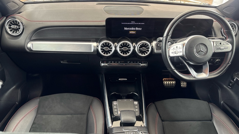 MERCEDES EQB Image 11
