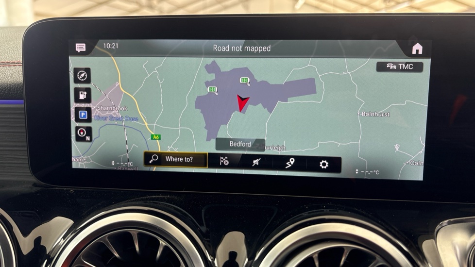 MERCEDES EQB Image 12