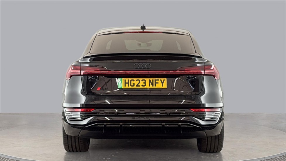 AUDI Q8 Image 4