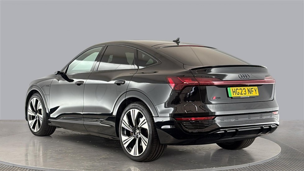 AUDI Q8 Image 3