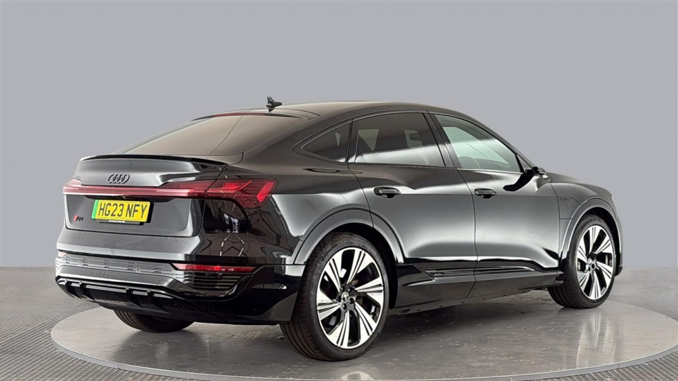 AUDI Q8 Image 5