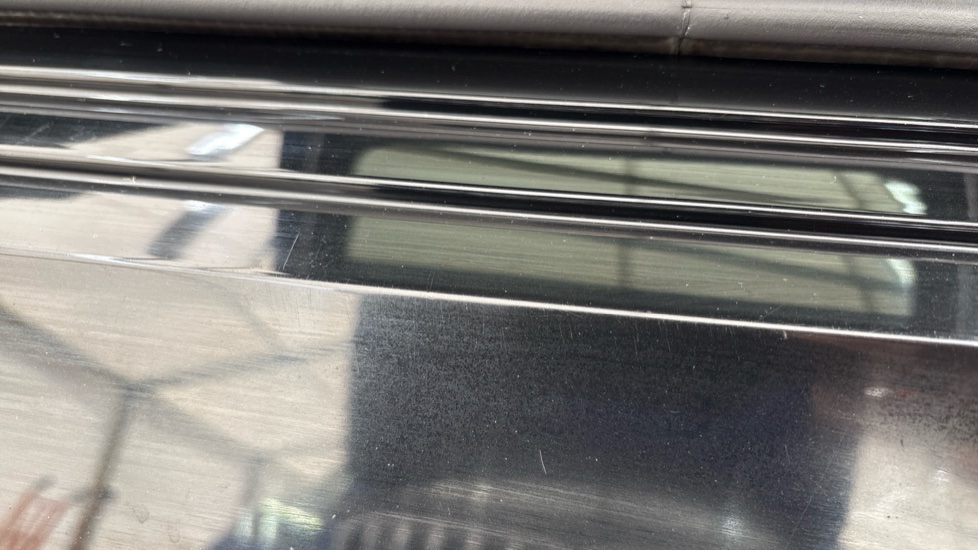 AUDI Q8 Scratches and chips