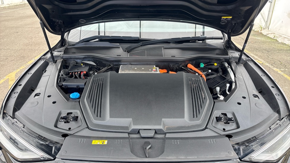 AUDI Q8 Image 16