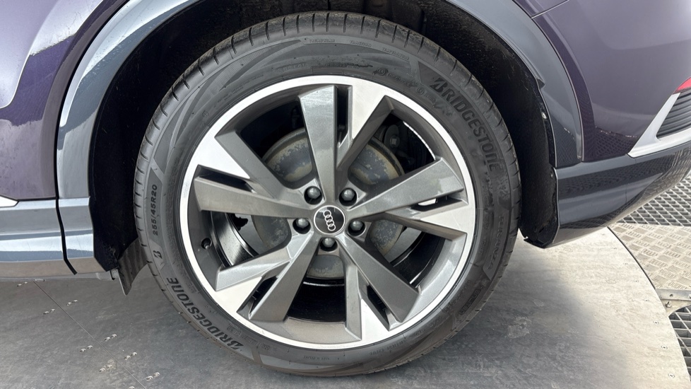 AUDI Q4 Image 18