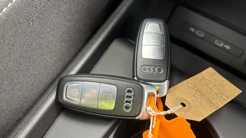 AUDI Q4 two keys