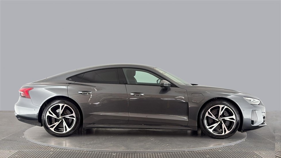 AUDI E-TRON GT Image 6