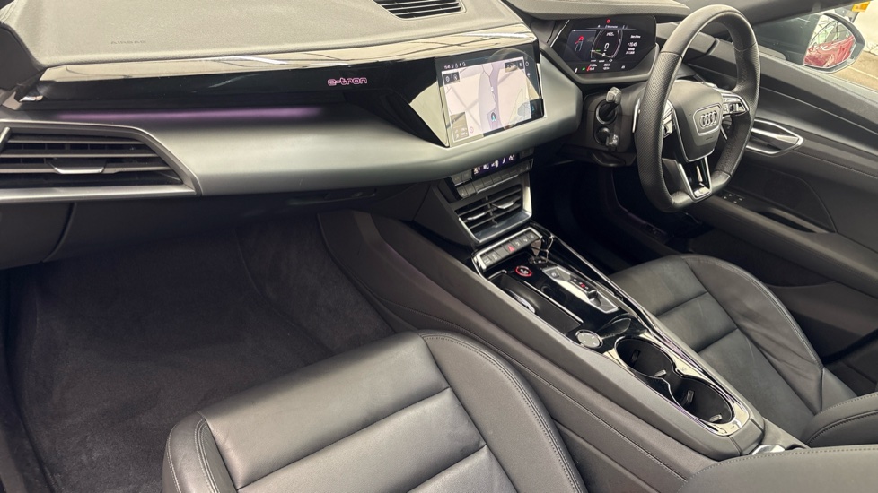 AUDI E-TRON GT Image 10