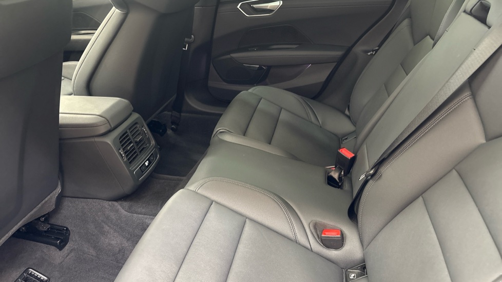 AUDI E-TRON GT Image 14