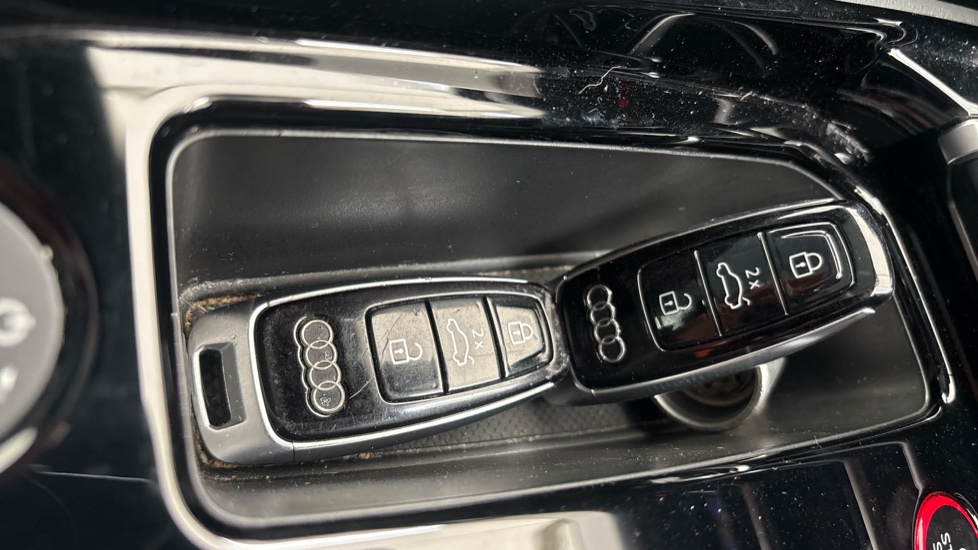 AUDI E-TRON GT 2 keys