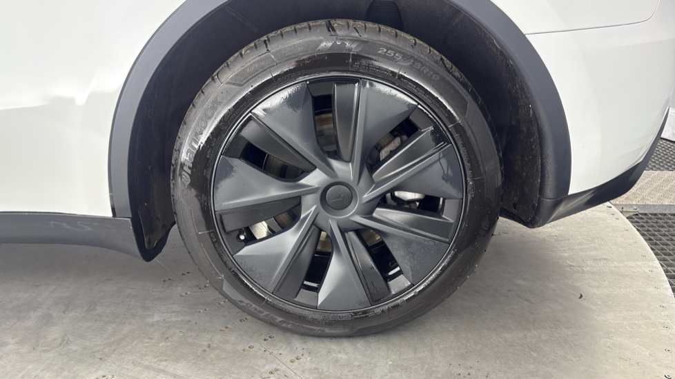 TESLA MODEL Y HATCHBACK Long Range RWD 5dr Auto