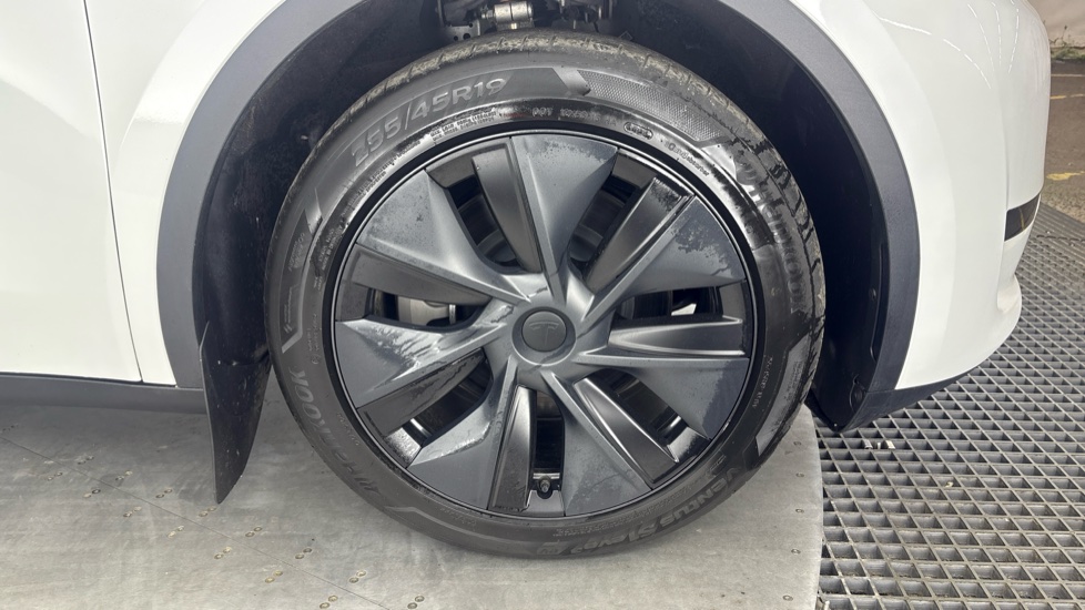 TESLA MODEL Y HATCHBACK Long Range RWD 5dr Auto