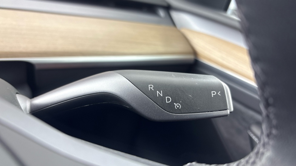 TESLA MODEL Y HATCHBACK Long Range RWD 5dr Auto