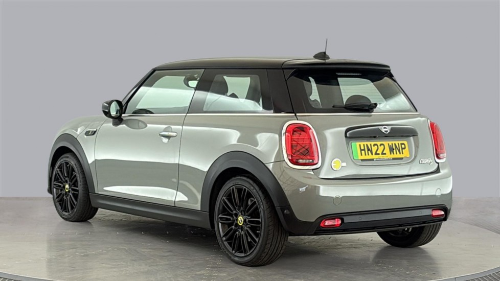 MINI HATCHBACK Image 3