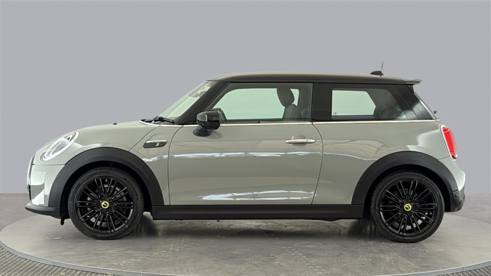 MINI HATCHBACK Image 2