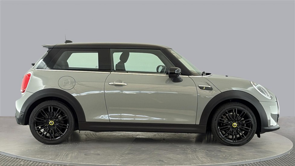 MINI HATCHBACK Image 6