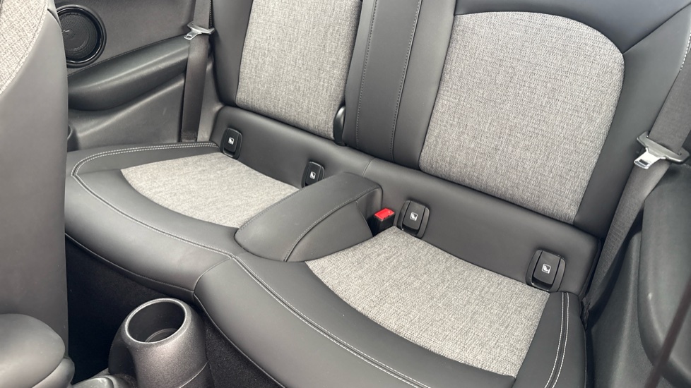 MINI HATCHBACK Image 14