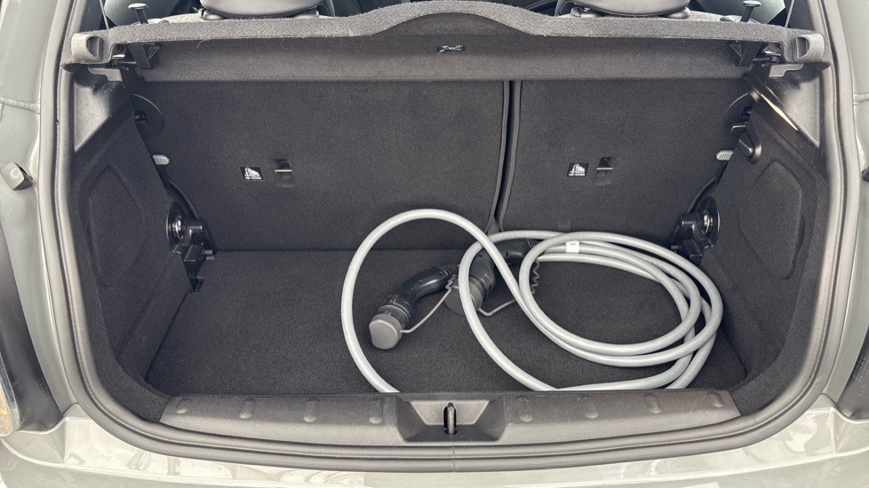 MINI HATCHBACK Image 15