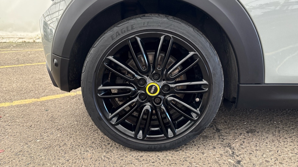 MINI HATCHBACK Image 19
