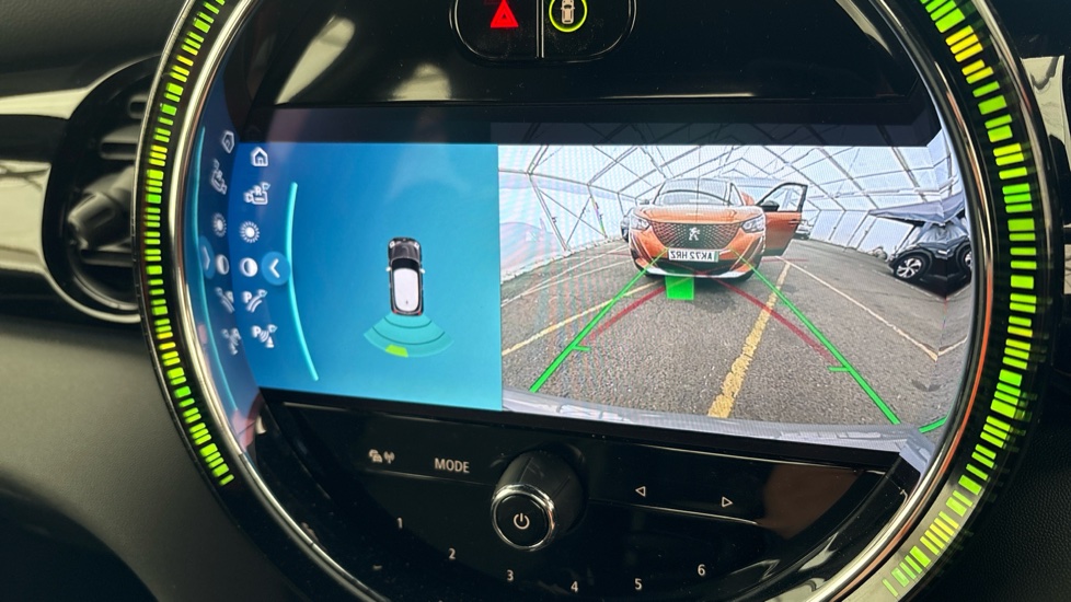 MINI HATCHBACK reverse camera