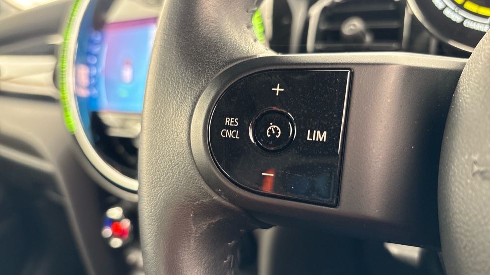 MINI HATCHBACK cruise control