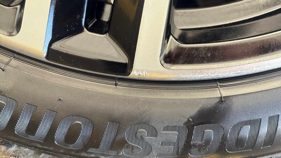 BMW 3 SERIES Scuff