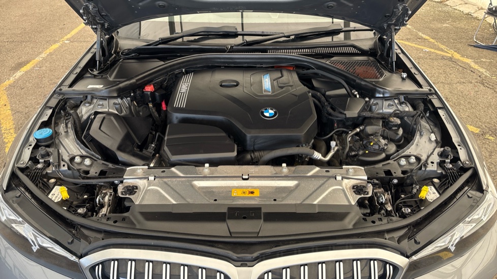 BMW 3 SERIES Image 16