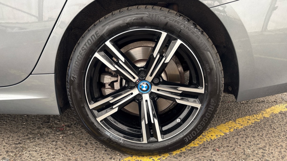 BMW 3 SERIES Image 18