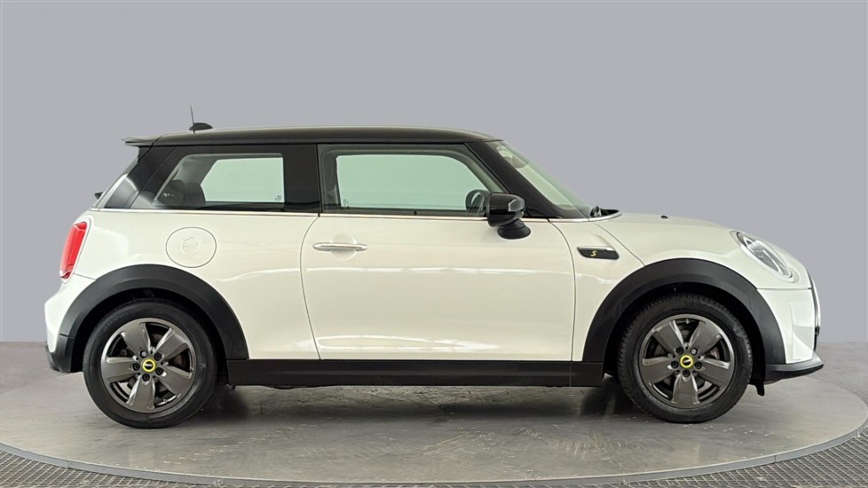 MINI HATCHBACK Image 6