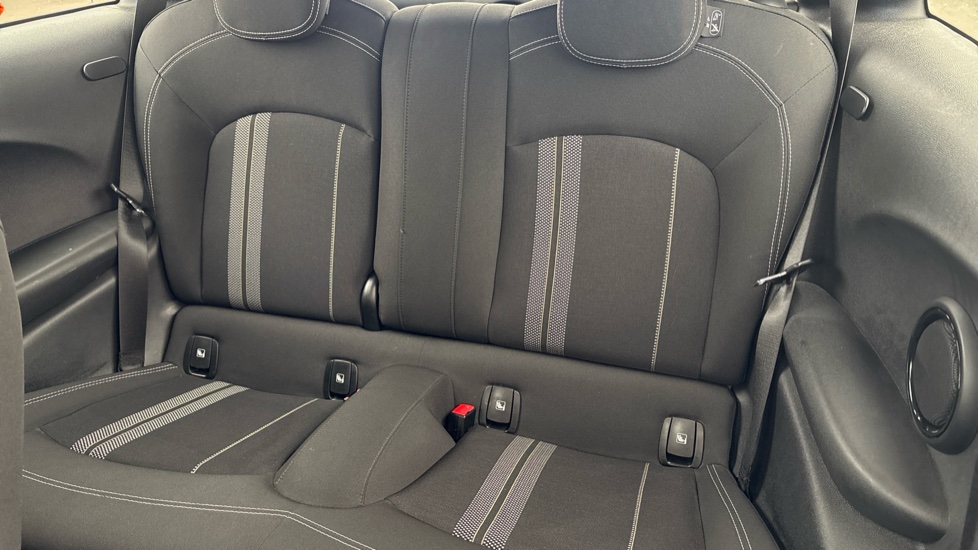 MINI HATCHBACK ELECTRIC 135kW Cooper S Level 1 33kWh 3dr Auto