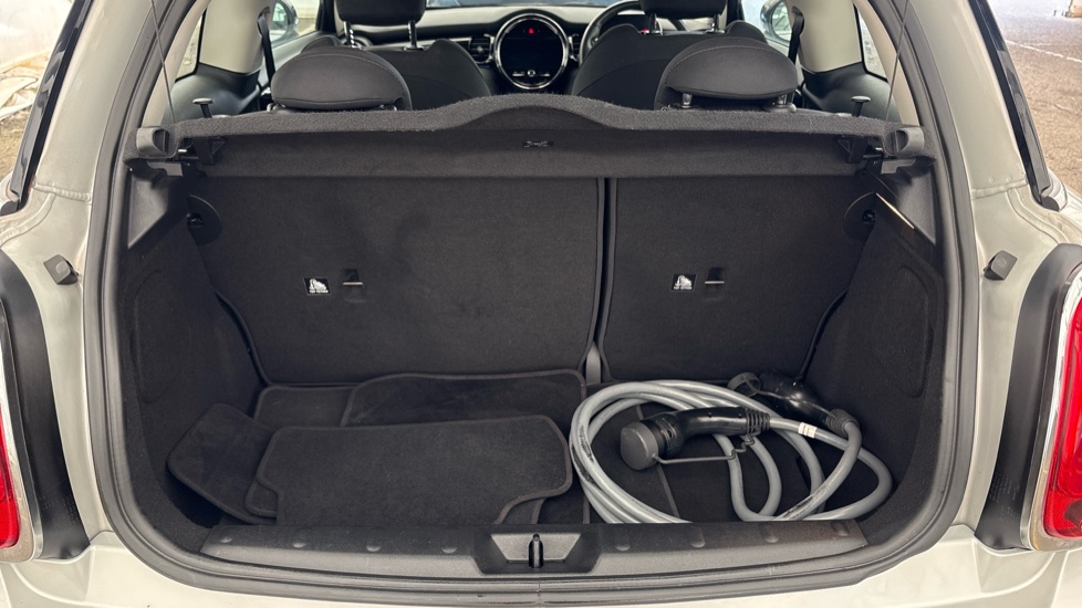 MINI HATCHBACK ELECTRIC 135kW Cooper S Level 1 33kWh 3dr Auto