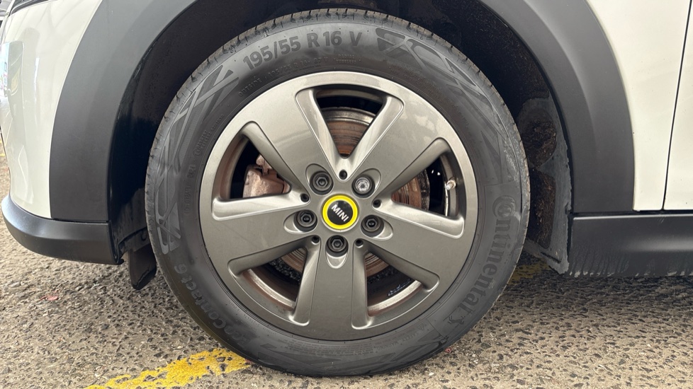 MINI HATCHBACK ELECTRIC 135kW Cooper S Level 1 33kWh 3dr Auto