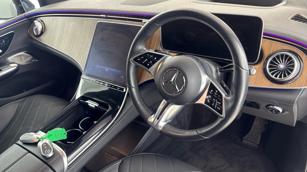 MERCEDES EQE Image 9