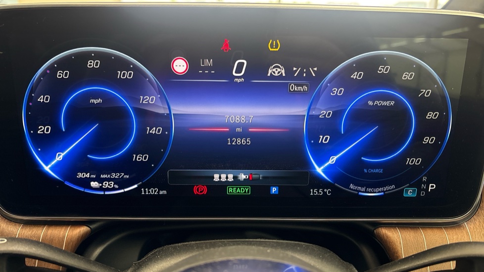 MERCEDES EQE Image 13