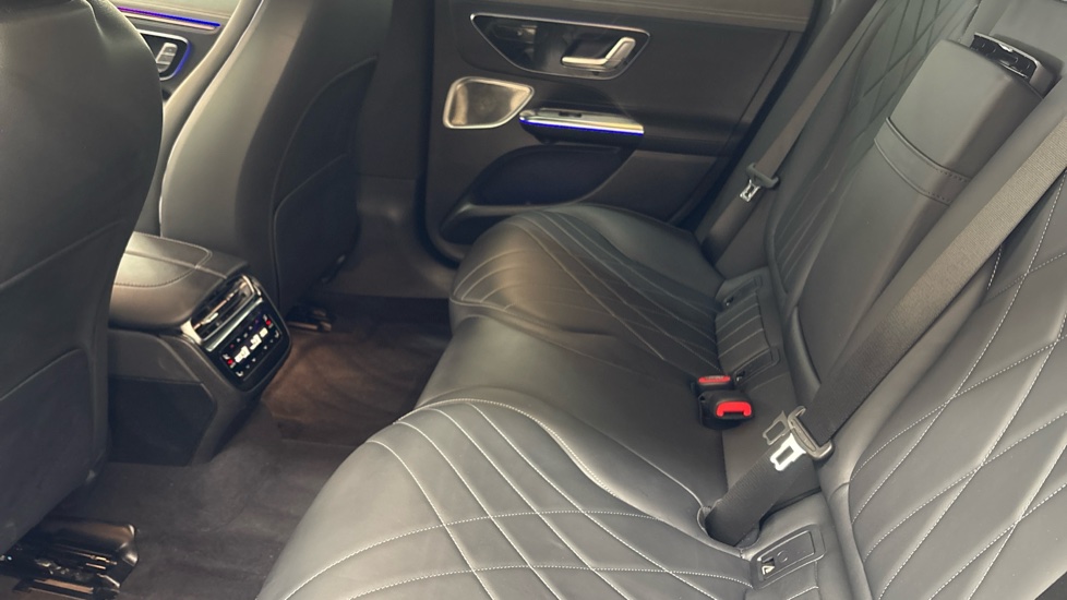 MERCEDES EQE Image 14