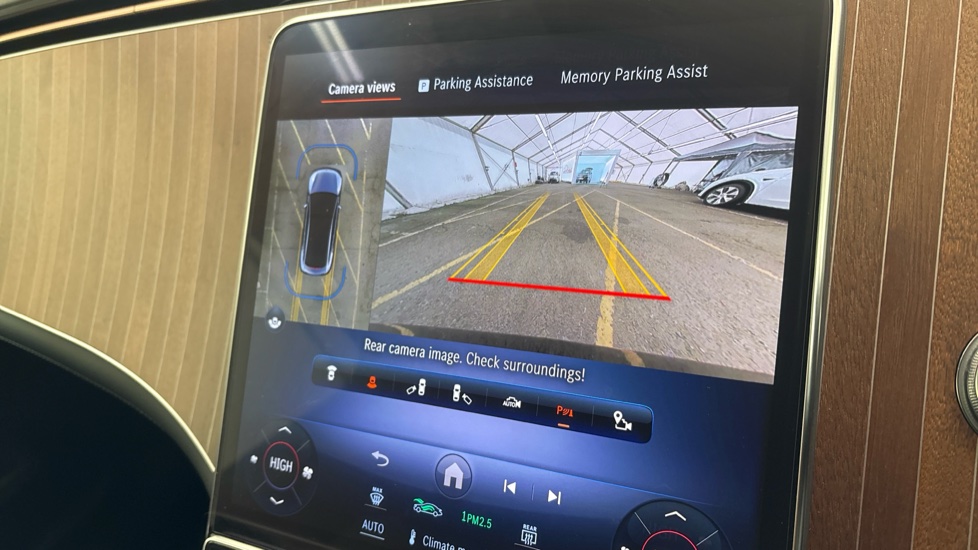 MERCEDES EQE reverse camera