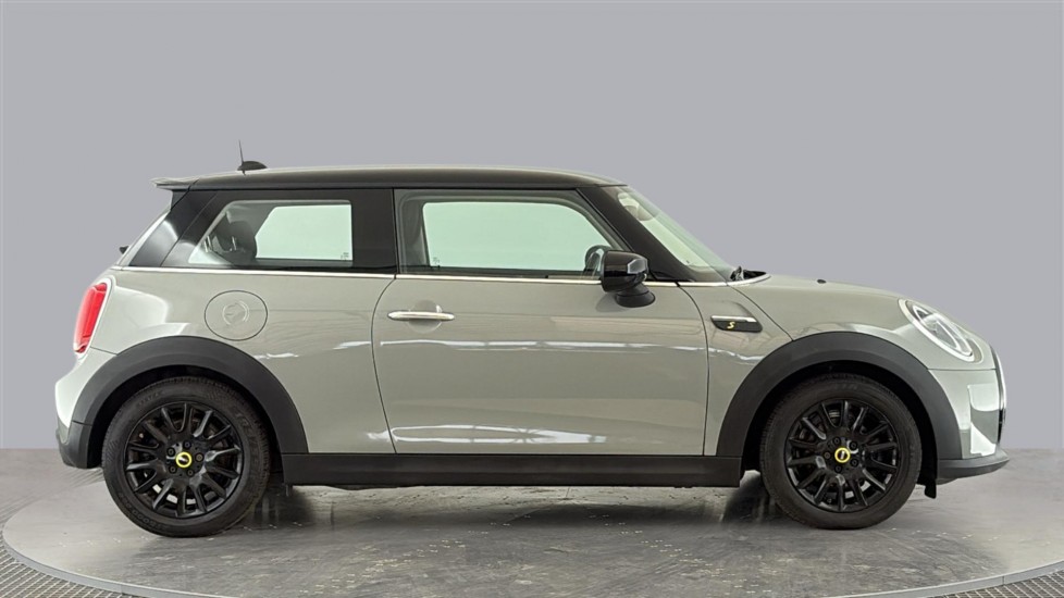 MINI HATCHBACK Image 6