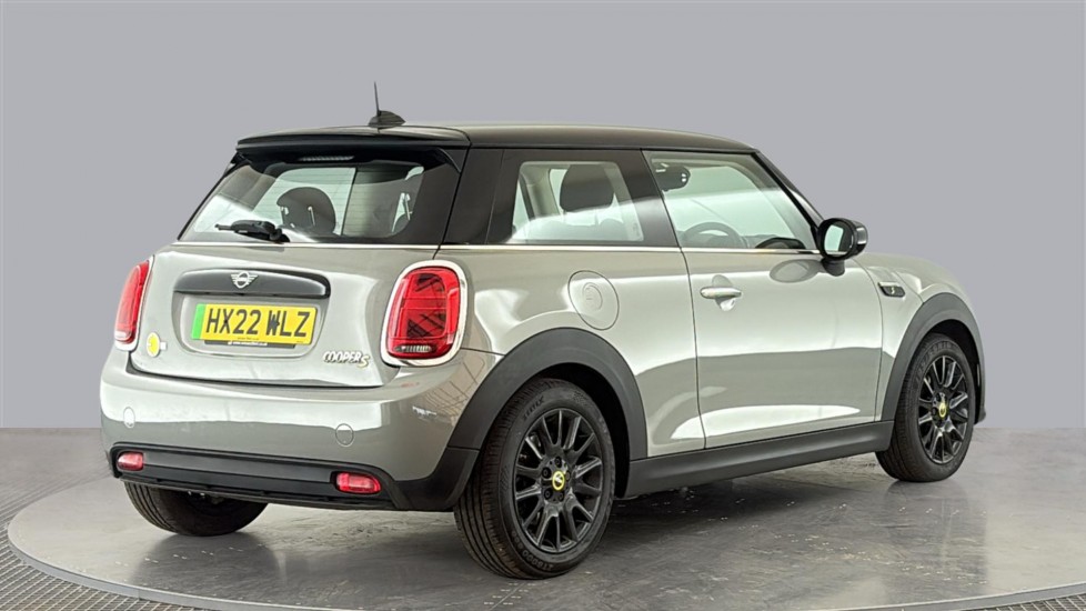 MINI HATCHBACK Image 5