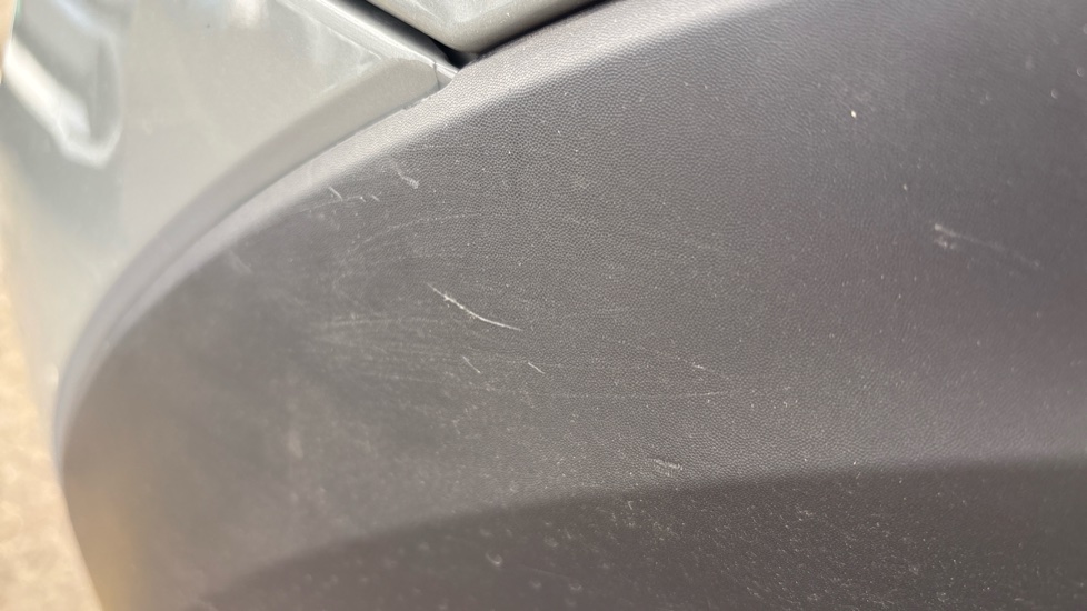 MINI HATCHBACK Scratches