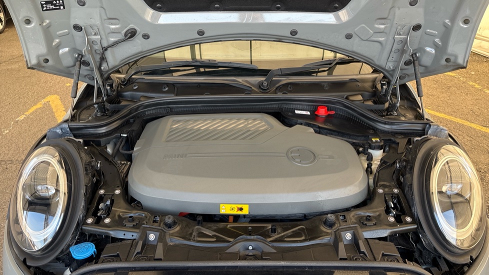 MINI HATCHBACK Image 16