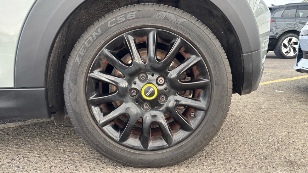 MINI HATCHBACK Image 18