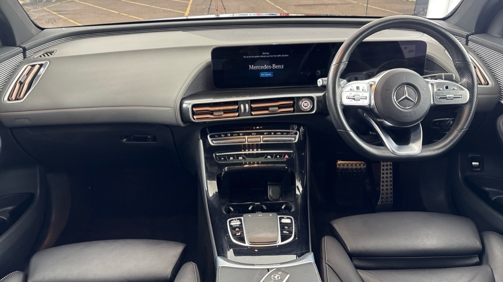 MERCEDES EQC Image 11