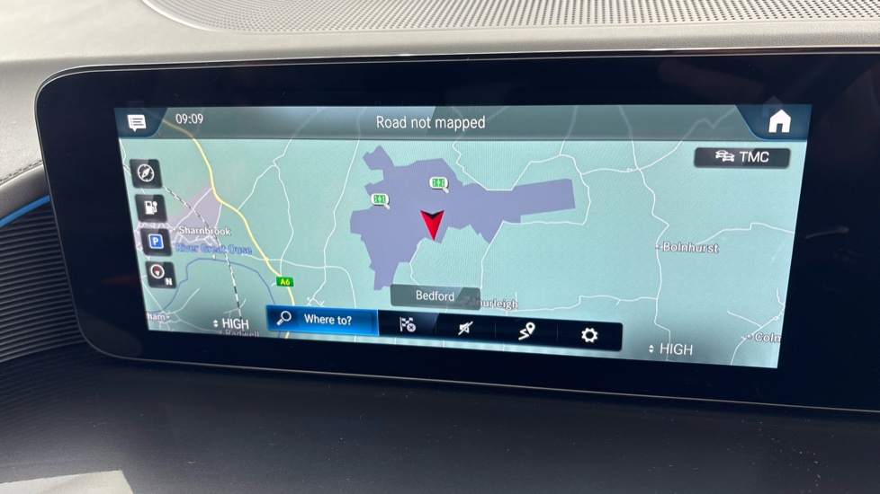 MERCEDES EQC Image 12