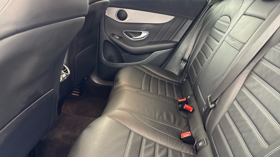 MERCEDES EQC Image 14
