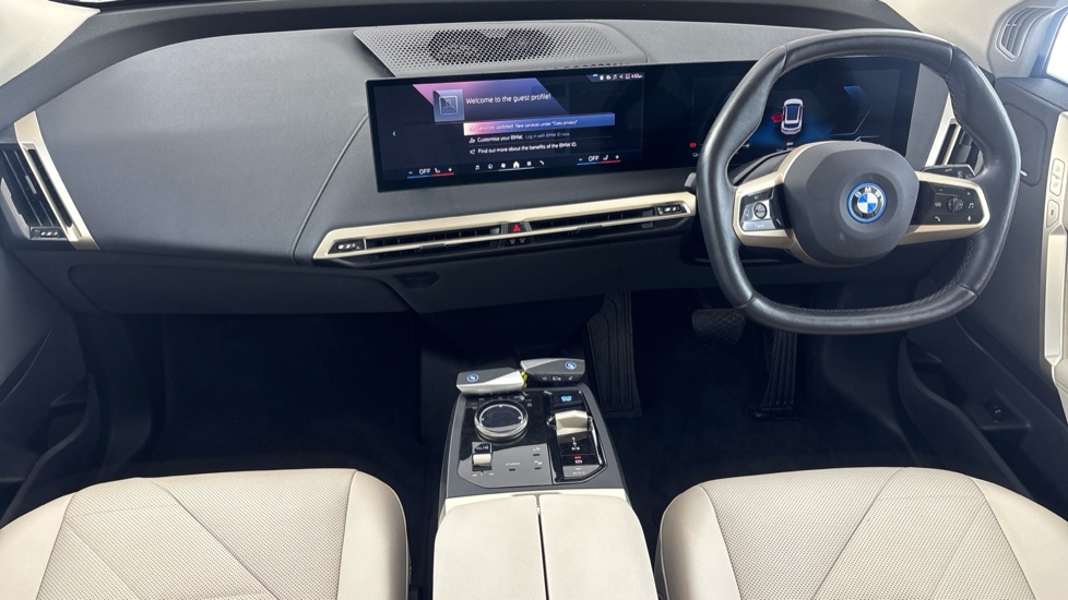 BMW iX Image 11