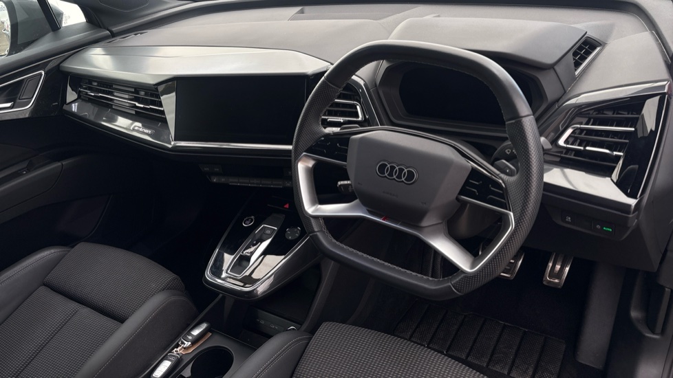 AUDI Q4 Image 9