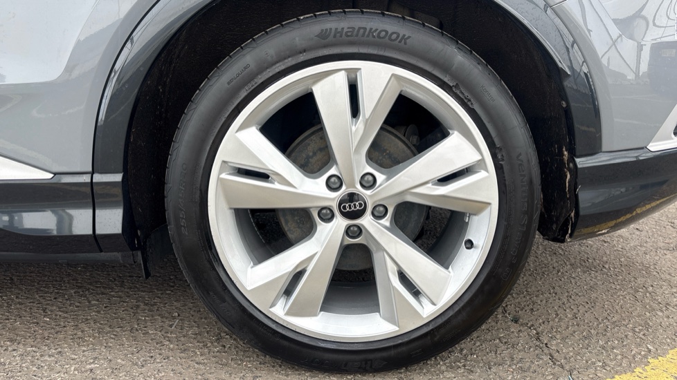 AUDI Q4 Image 18