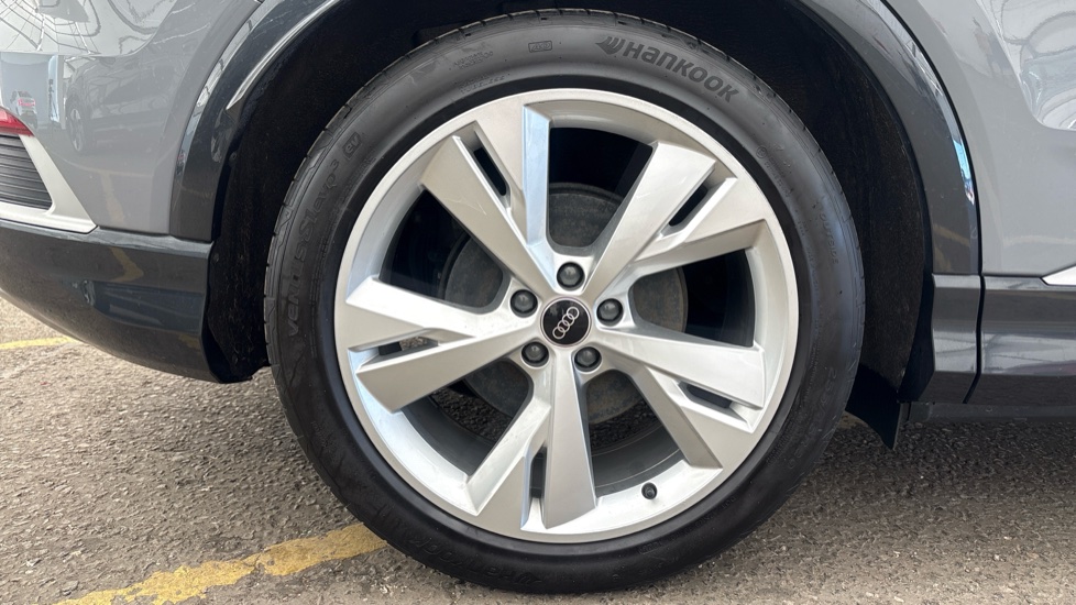 AUDI Q4 Image 19