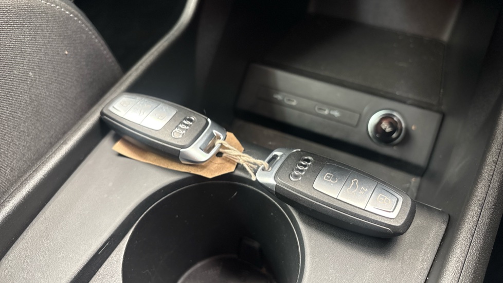 AUDI Q4 2 keys available