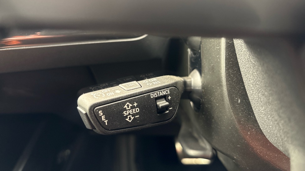 AUDI Q4 Cruise control